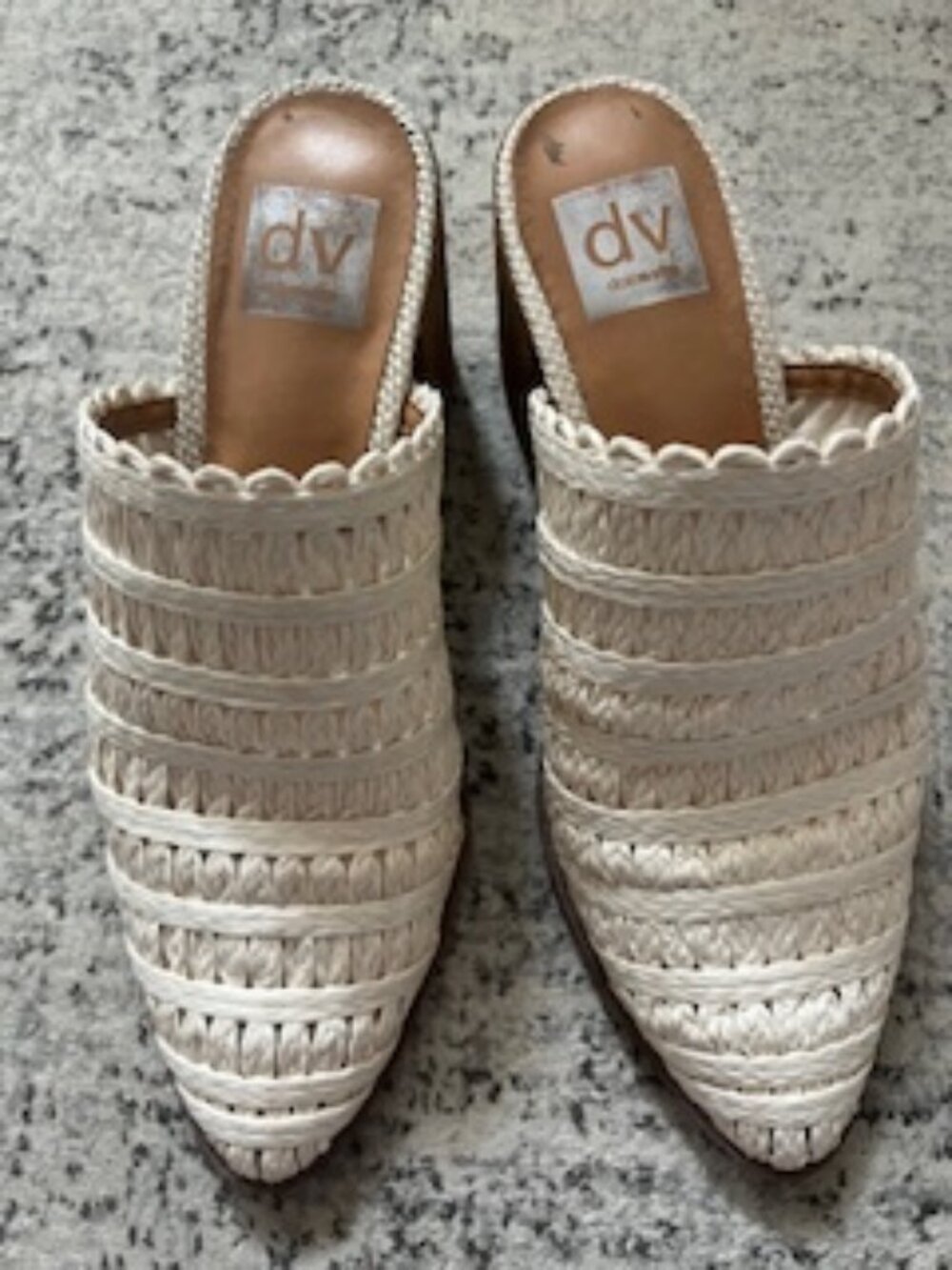 🧡3/$15 DV Dolce Vita Off White Textured Upper Stack Heels Women's 7.5